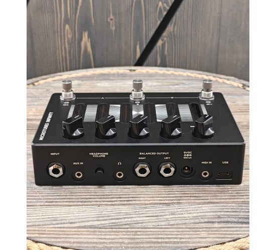 Darkglass Electronics Microtubes Infinity бас-гитарная педаль дисторшн и компрессия USED