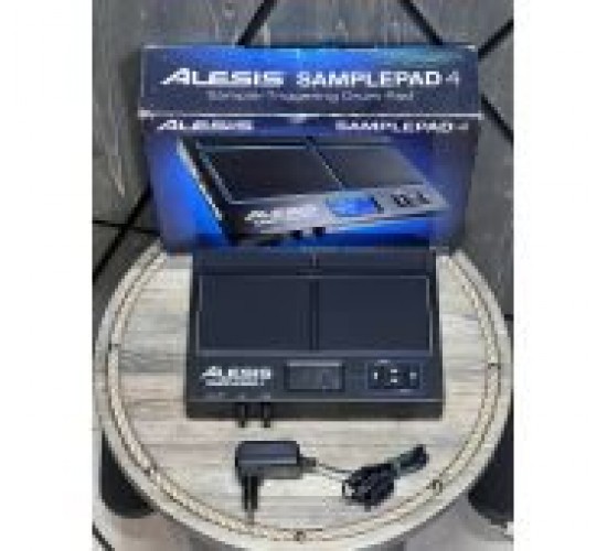 Alesis Samplepad 4 перкуссионный сэмплер USED