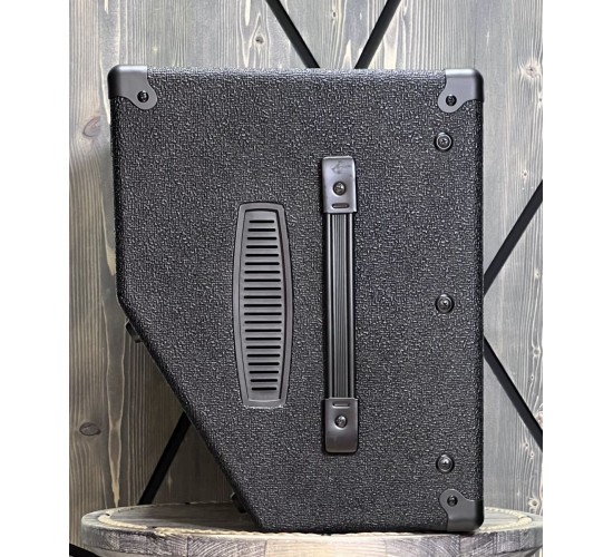 Ampeg BA-108 v2 басовый комбоусилитель USED