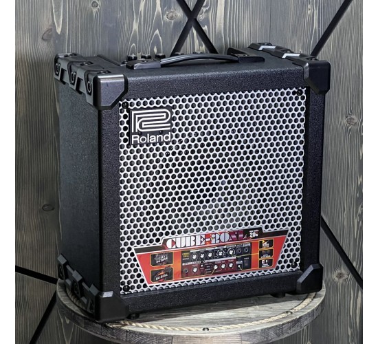 Roland CUBE-20XL электрогитарный комбоусилитель USED