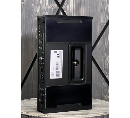 TC Helicon Voicelive 2 напольный вокальный процессор эффектов USED