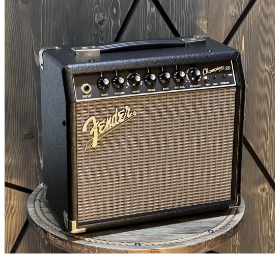 Fender Champion 20 гитарный комбоусилитель USED