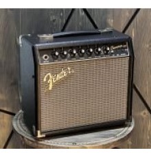 Fender Champion 20 гитарный комбоусилитель USED