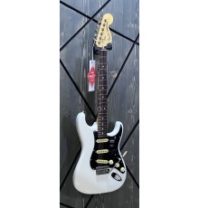 Fender American Performer Stratocaster Arctic White электрогитара, белая, США, выставочный образец