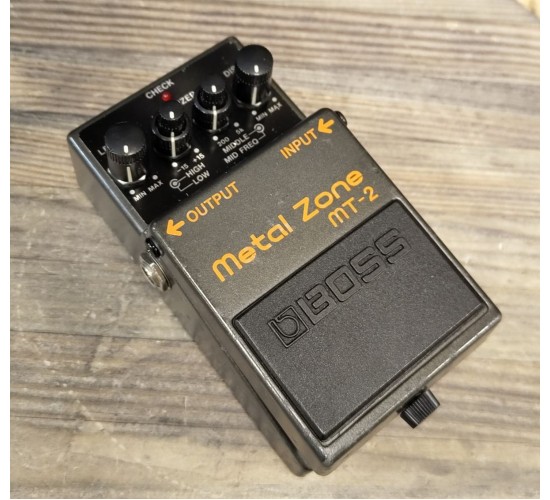 Boss MT-2 Metal Zone гитарная педаль перегруза USED