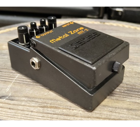 Boss MT-2 Metal Zone гитарная педаль перегруза USED
