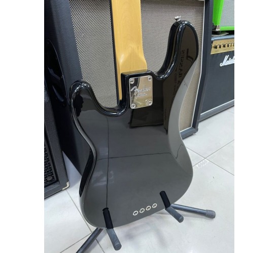 Fender American Standard Precision Bass бас гитара, цвет черный, США 2003 USED