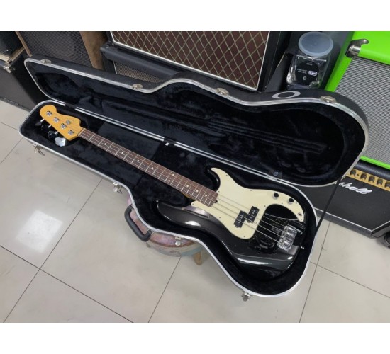 Fender American Standard Precision Bass бас гитара, цвет черный, США 2003 USED