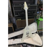 Gibson Brendon Small Snow Falcon Flying V электрогитара, цвет белый, США 2013 USED