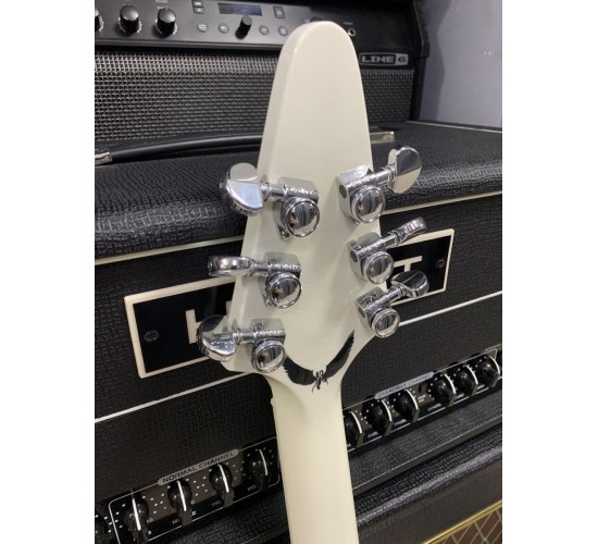 Gibson Brendon Small Snow Falcon Flying V электрогитара, цвет белый, США 2013 USED
