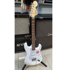 Fender Squier Stratocaster Affinity SSS электрогитара, цвет белый, выставочный образец