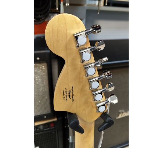 Fender Squier Stratocaster Affinity SSS электрогитара, цвет белый, выставочный образец