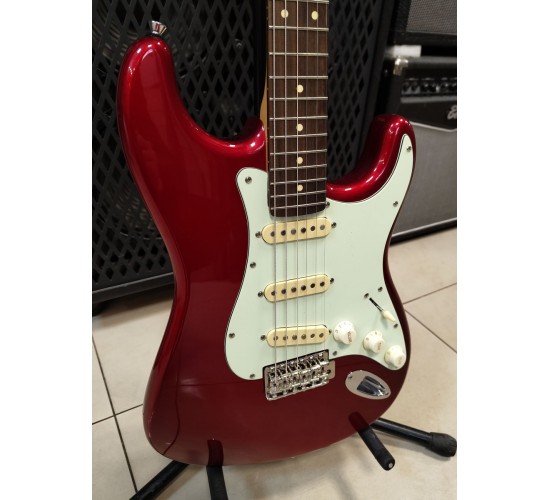 Grass Roots G-SE-42R Stratocaster электрогитара, цвет красный, Корея, выставочный образец
