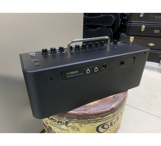 Yamaha THR30II Wireless гитарный комбоусилитель, цвет черный