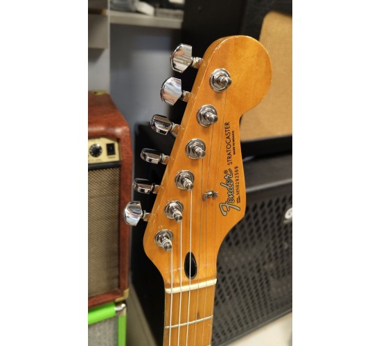 Fender Stratocaster SSS электрогитара, цвет sunburst, Мексика 1998 USED