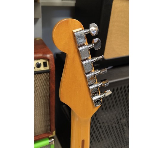 Fender Stratocaster SSS электрогитара, цвет sunburst, Мексика 1998 USED