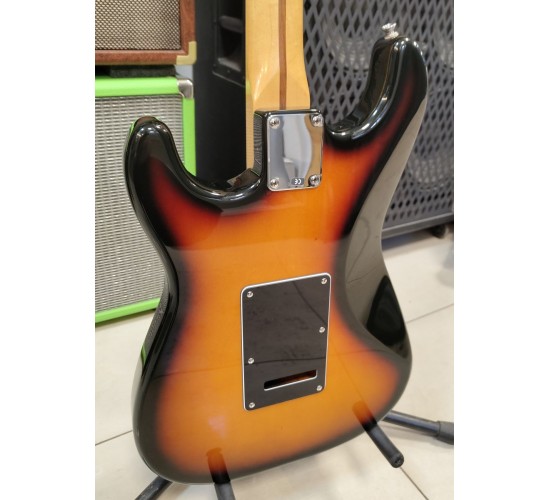 Fender Stratocaster SSS электрогитара, цвет sunburst, Мексика 1998 USED