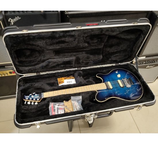 Music Man Axis Pacific Blue Burst электрогитара, США, 2011 USED