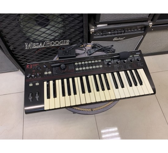 Korg R3 аналого-моделирующий синтезатор/вокодер USED