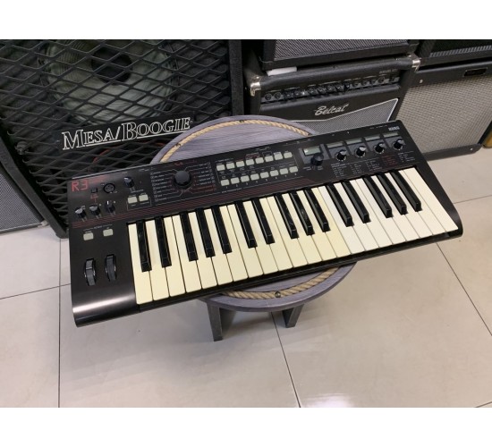 Korg R3 аналого-моделирующий синтезатор/вокодер USED