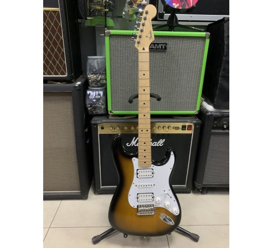 Fender Stratocaster ST-STD HSH электрогитара, Япония USED