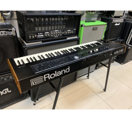 Roland VR-730 V-Combo Live Performance Keyboard электроорган, 73 клавиши USED
