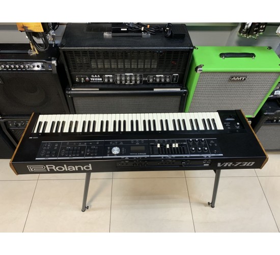 Roland VR-730 V-Combo Live Performance Keyboard электроорган, 73 клавиши USED