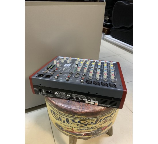 Allen & Heath ZED-10FX микшерный пульт USED