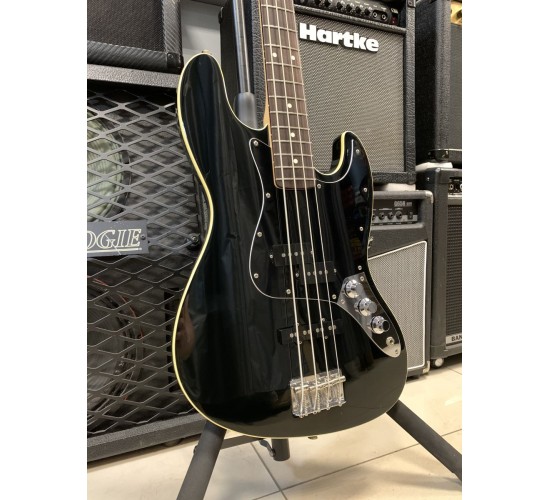 Fender Aerodyne Jazz Bass бас-гитара, цвет чёрный, Япония 2002-2004 USED