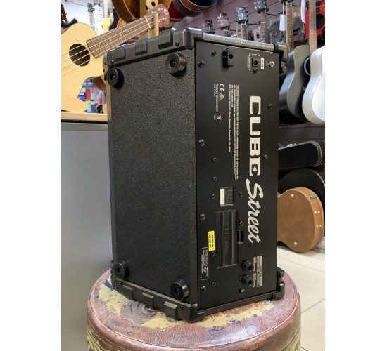 Roland Cube Street ST гитарный комбо с чехлом USED
