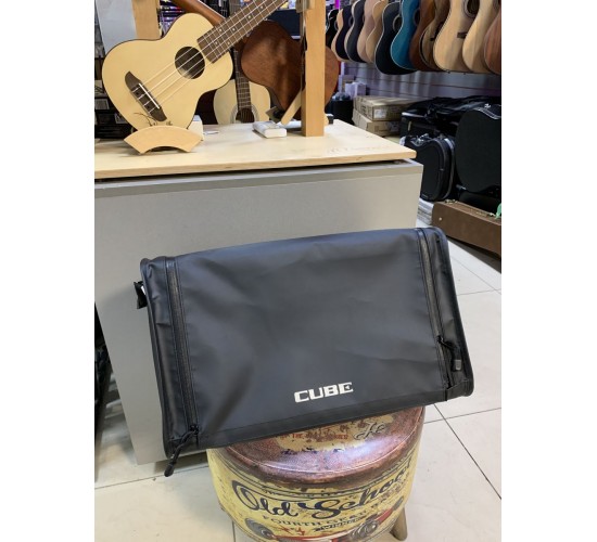 Roland Cube Street ST гитарный комбо с чехлом USED