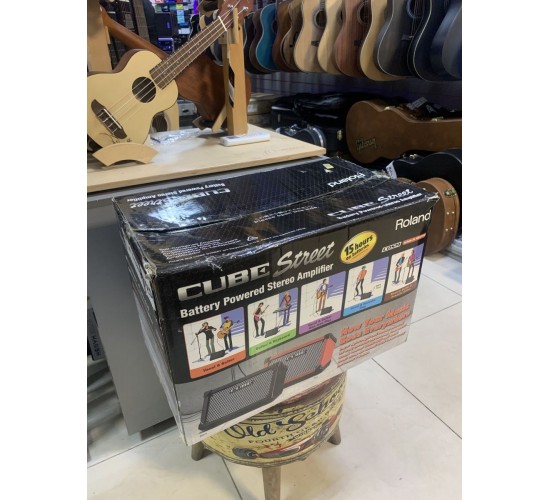 Roland Cube Street ST гитарный комбо с чехлом USED