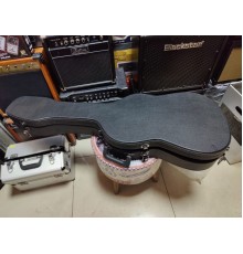 Кейс для электрогитары по форме кожаный USED