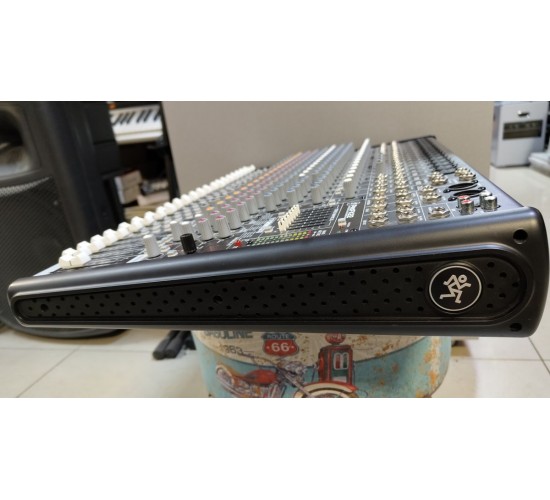 Mackie ProFX22 микшерный пульт USED