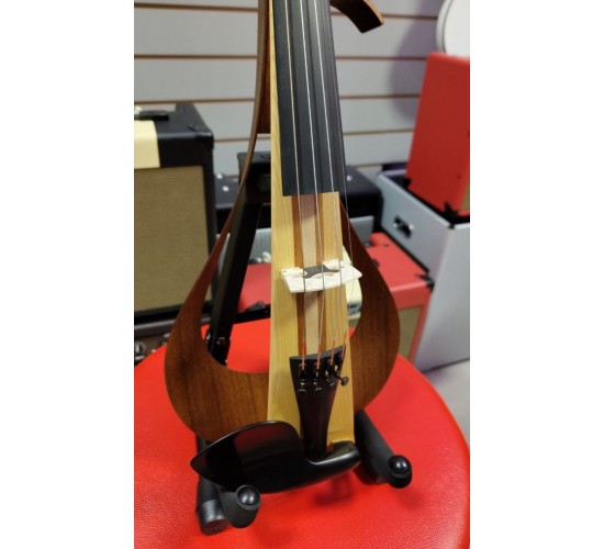 Yamaha YEV-104 NT электроскрипка, выставочный образец