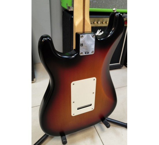 Fender American Highway One Stratocaster HSS электрогитара, США 2006 USED