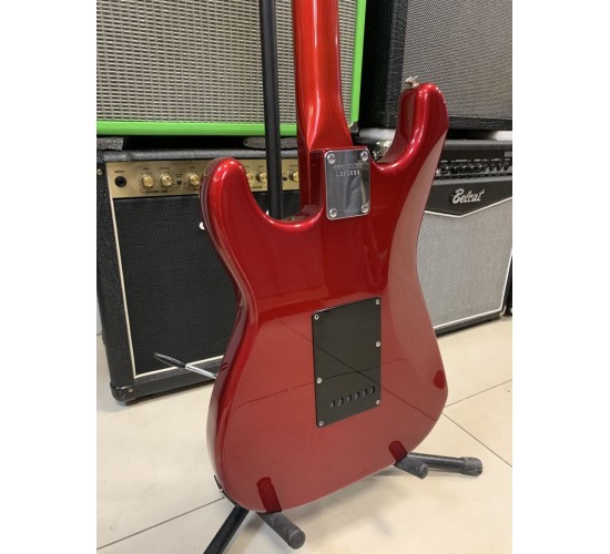 Fernandes Limited Edition SSH-40 Stratocaster электрогитара, цвет красный, Япония USED