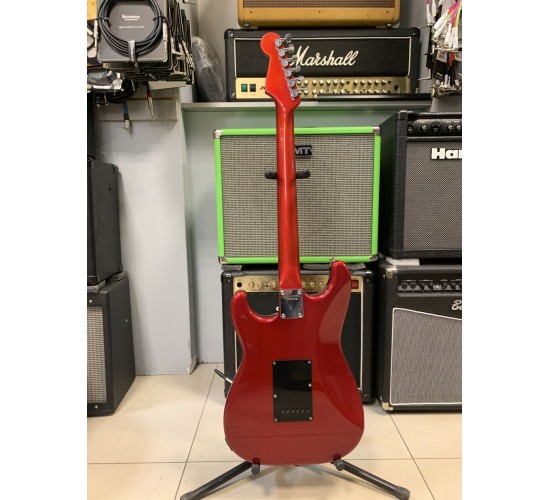 Fernandes Limited Edition SSH-40 Stratocaster электрогитара, цвет красный, Япония USED