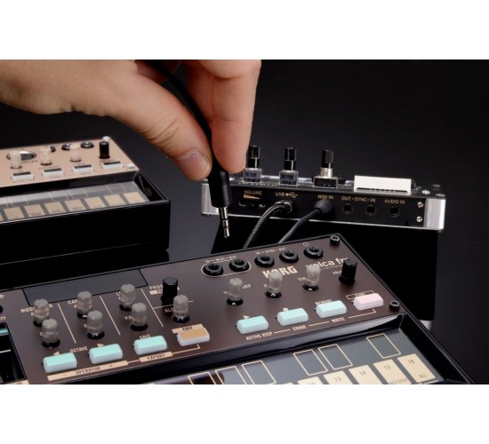 Korg Volca FM2 Компактный цифровой шестиголосный FM-синтезатор