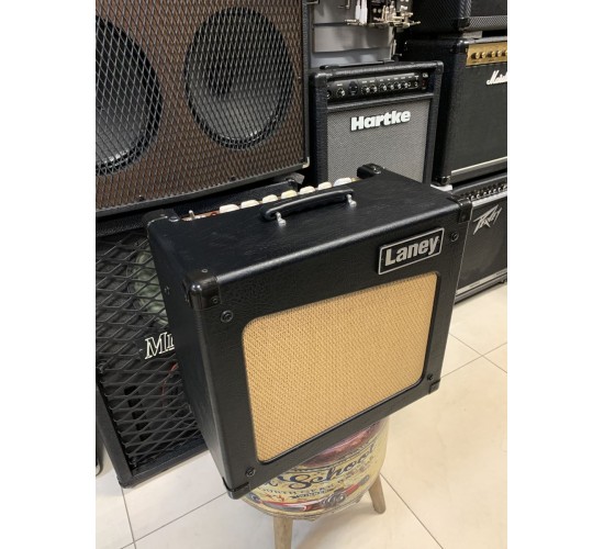 Laney CUB12R Гитарный ламповый комбоусилитель, 15 Вт, питание 110V USED