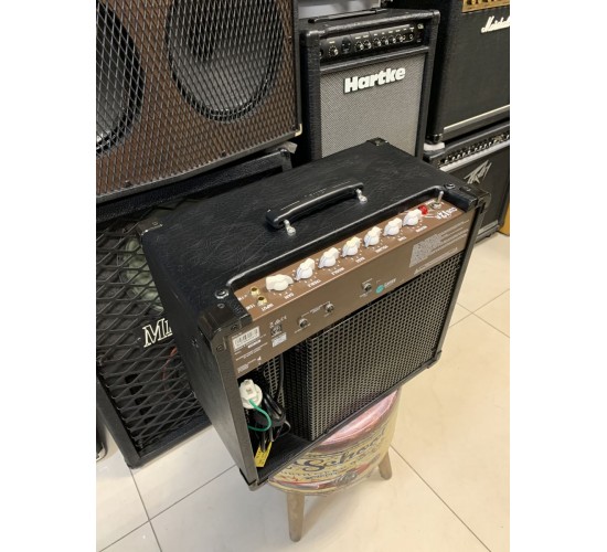 Laney CUB12R Гитарный ламповый комбоусилитель, 15 Вт, питание 110V USED