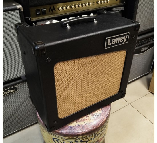 Laney CUB12R Гитарный ламповый комбо, 15 Вт USED