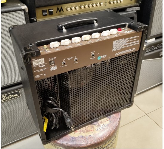 Laney CUB12R Гитарный ламповый комбо, 15 Вт USED