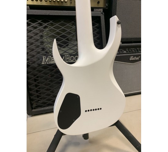 Solar Guitars A2.7WH 7-струнная электрогитара, цвет белый USED