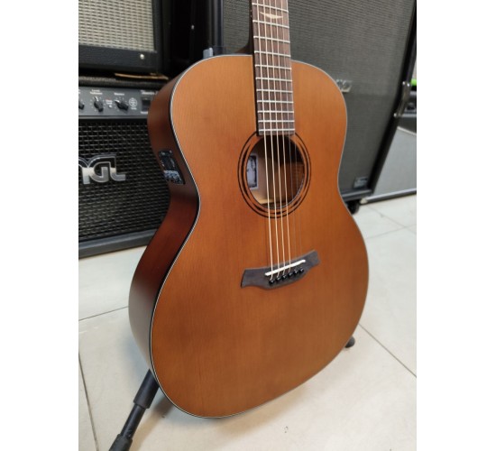 Baton Rouge AR21C/A TA2 трансакустическая гитара