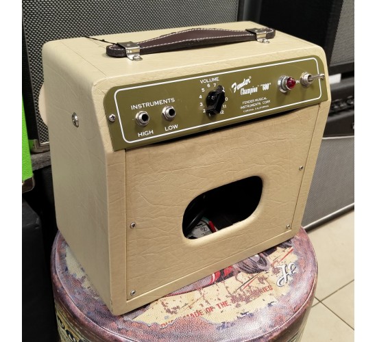 Fender Champion 600 ламповый гитарный комбоусилитель USED