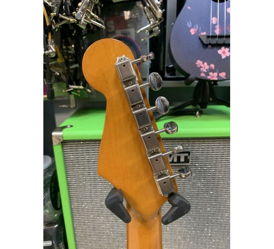 Fender Stratacoustic 3TS электроакустическая гитара USED
