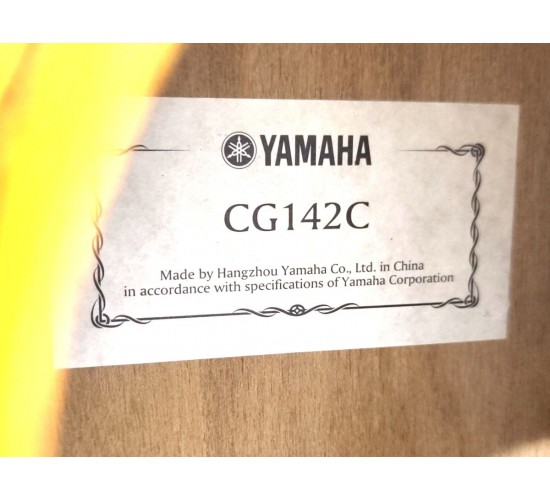 Yamaha CG142C классическая гитара USED
