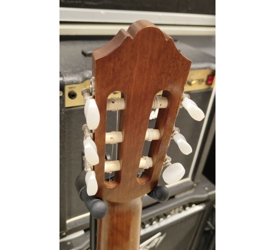 Yamaha CG142C классическая гитара USED