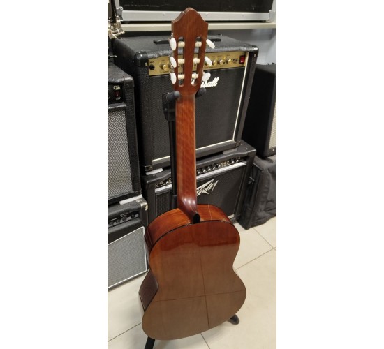 Yamaha CG142C классическая гитара USED